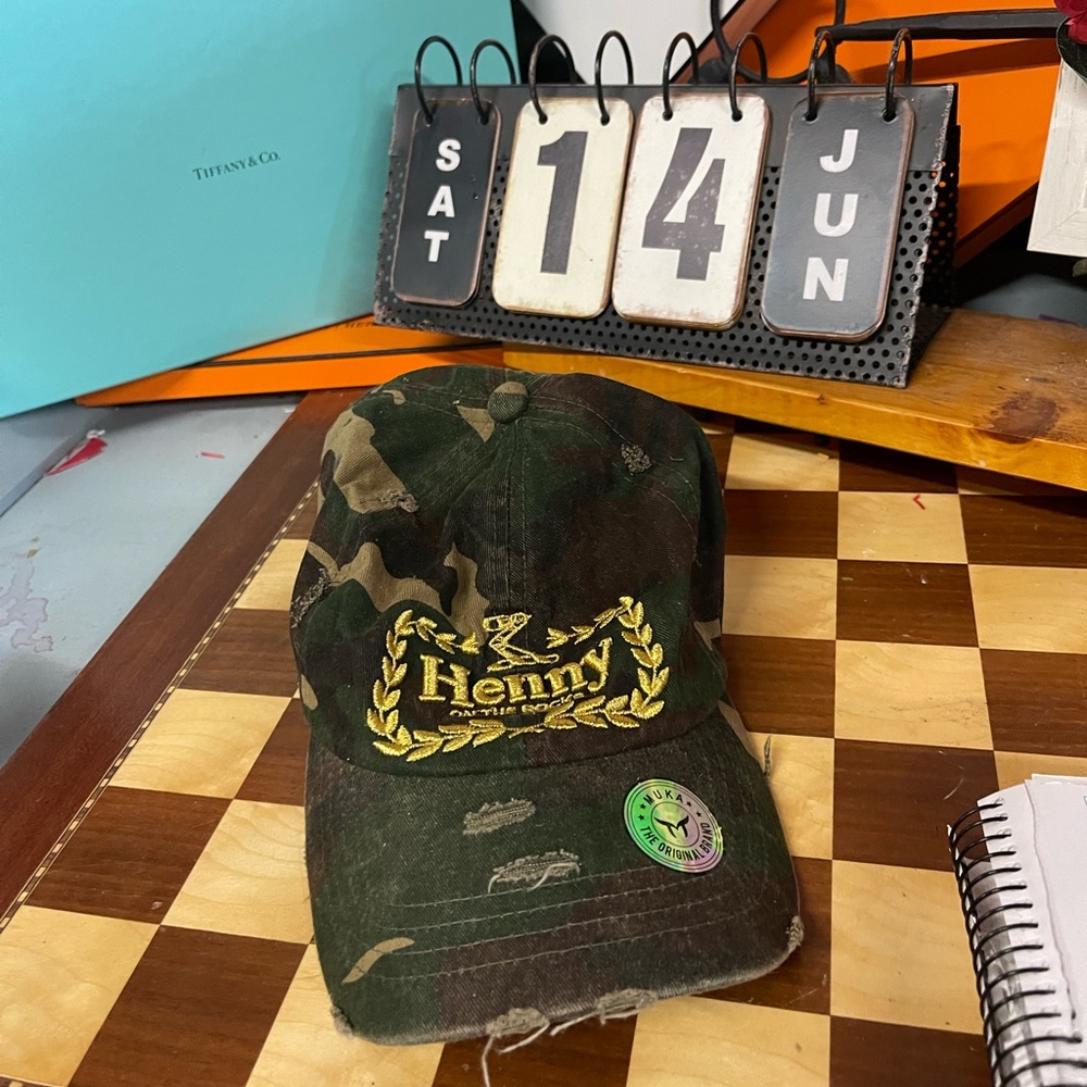 Henny on the rocks 🪨 🧢